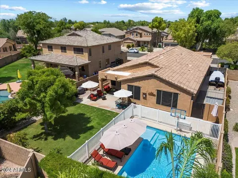 2597 S Buckaroo Trl, Gilbert, AZ 85295 photo 2