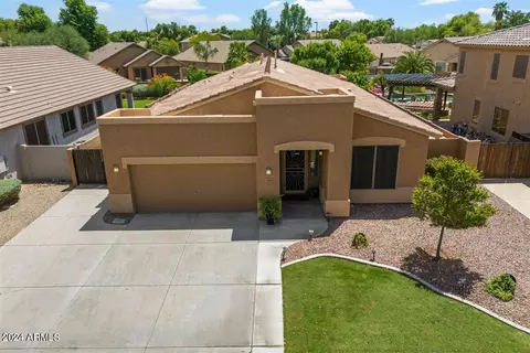 2597 S Buckaroo Trl, Gilbert, AZ 85295