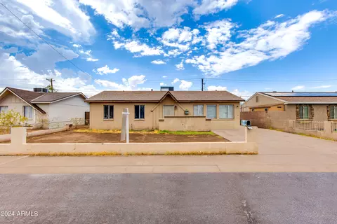 5825 W Earll Dr, Phoenix, AZ 85031