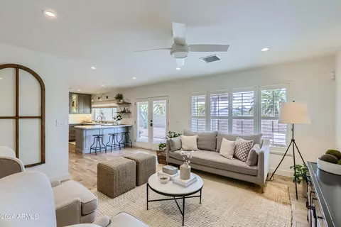 1109 E Rowlands Ln, Phoenix, AZ 85022
