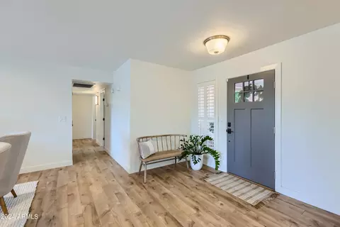 1109 E Rowlands Ln, Phoenix, AZ 85022 photo 4