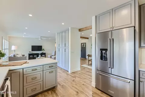 1109 E Rowlands Ln, Phoenix, AZ 85022 photo 7