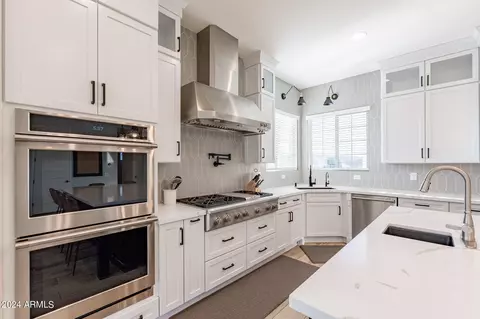 Kitchen - 10635 E Tarragon Ave, Mesa, AZ 85212 photo 3 of 6