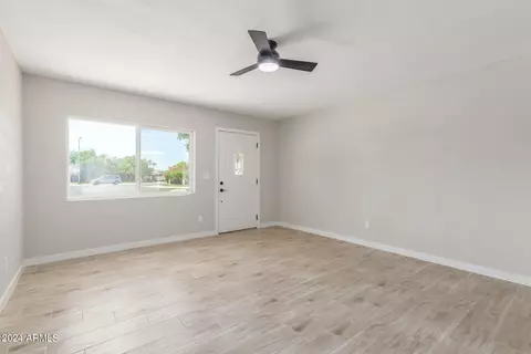 15017 N 27th Dr, Phoenix, AZ 85053 photo 7