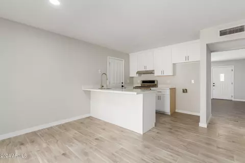 15017 N 27th Dr, Phoenix, AZ 85053 photo 9