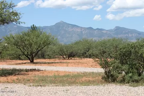 9774 E Coyote Trl, Hereford, AZ 85615 photo 3