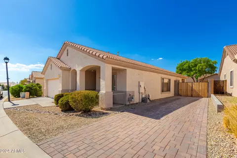 6702 E Roland St, Mesa, AZ 85215