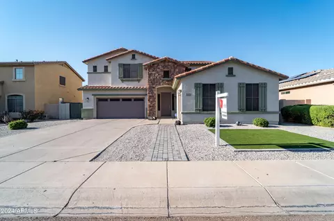6920 W Getty Dr, Phoenix, AZ 85043