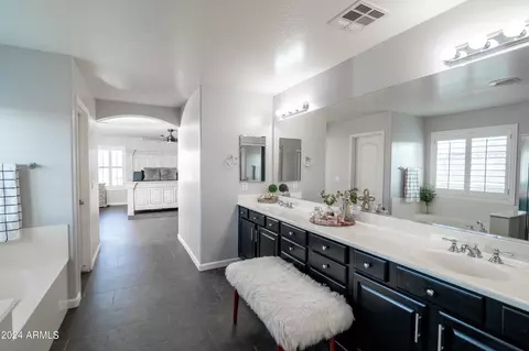 6920 W Getty Dr, Phoenix, AZ 85043 photo 16