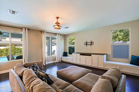 4110 E Mesquite St, Gilbert, AZ 85296 photo 4