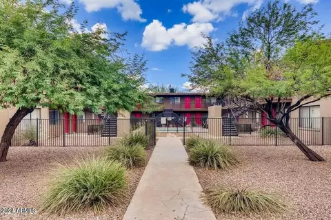 310 W Earll Dr #207, Phoenix, AZ 85013