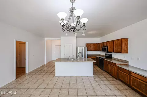 8207 W Florence Ave, Phoenix, AZ 85043 photo 7