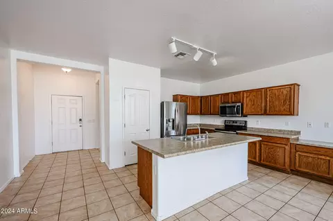 8207 W Florence Ave, Phoenix, AZ 85043 photo 5