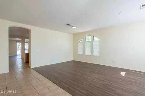 6604 S 16th Dr, Phoenix, AZ 85041 photo 3