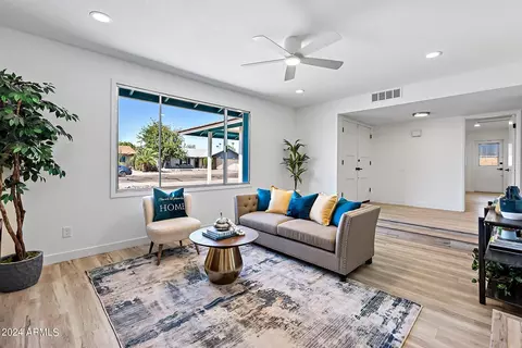1613 E Bell De Mar Dr, Tempe, AZ 85283 photo 2