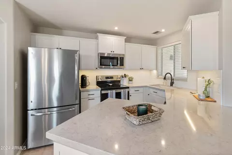 10401 N 52nd St #222, Paradise Valley, AZ 85253