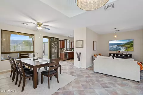 402 E Redwood Ln, Phoenix, AZ 85048 photo 8