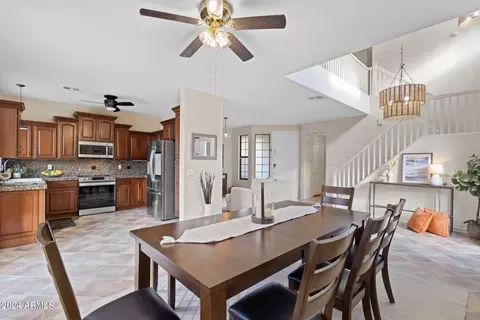402 E Redwood Ln, Phoenix, AZ 85048 photo 9