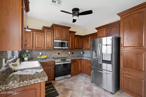 402 E Redwood Ln, Phoenix, AZ 85048 photo 10