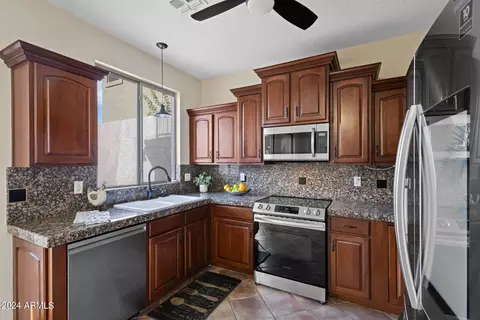 402 E Redwood Ln, Phoenix, AZ 85048 photo 11