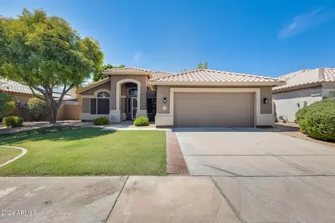 6627 W Louise Dr, Glendale, AZ 85310