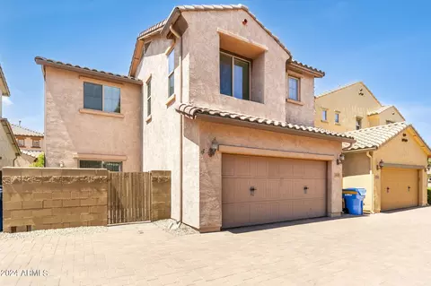 3645 E Zachary Dr, Phoenix, AZ 85050 photo 2