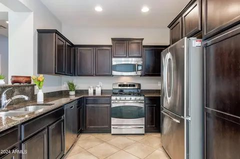 3645 E Zachary Dr, Phoenix, AZ 85050 photo 10