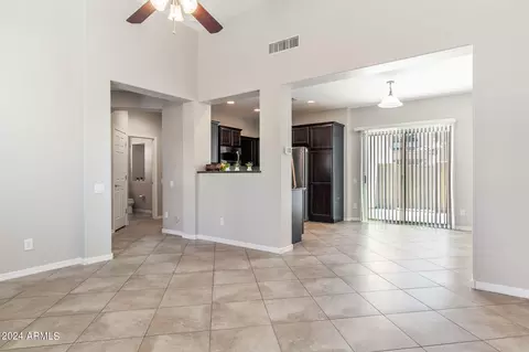 3645 E Zachary Dr, Phoenix, AZ 85050 photo 6
