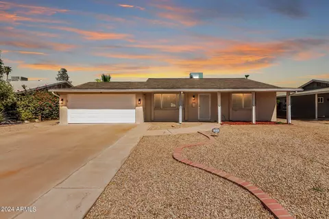 2313 W El Moro Cir, Mesa, AZ 85202