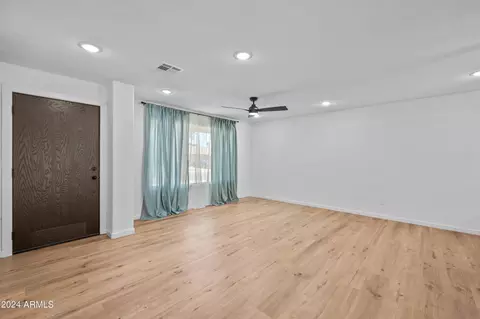 810 W Morrow Dr, Phoenix, AZ 85027 photo 7