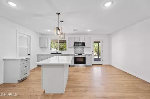 810 W Morrow Dr, Phoenix, AZ 85027 photo 12