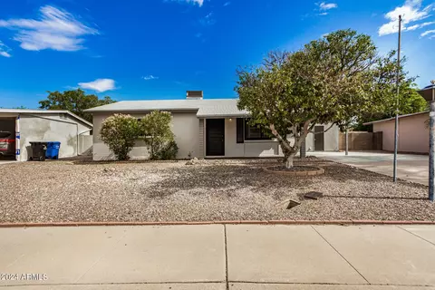 2211 E Waltann Ln, Phoenix, AZ 85022 photo 2