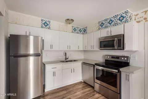 2211 E Waltann Ln, Phoenix, AZ 85022 photo 6