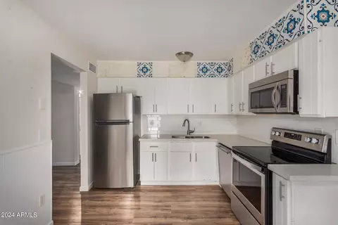 2211 E Waltann Ln, Phoenix, AZ 85022 photo 7