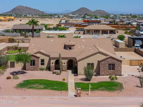 824 W Moon Dust Trl, San Tan Valley, AZ 85143
