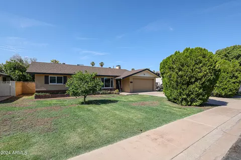 29 W Erie Dr, Tempe, AZ 85282