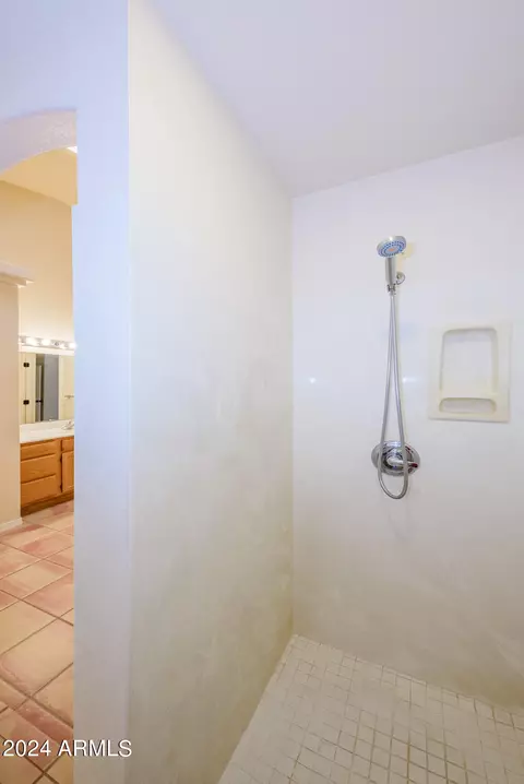 Bath - 7966 E Three Canyons Rd, Hereford, AZ 85615 photo 5 of 6