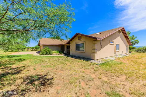 Exterior - 7966 E Three Canyons Rd, Hereford, AZ 85615 photo 6 of 11
