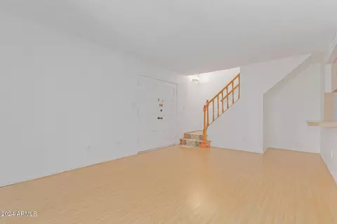 3407 W Echo Ln, Phoenix, AZ 85051 photo 8
