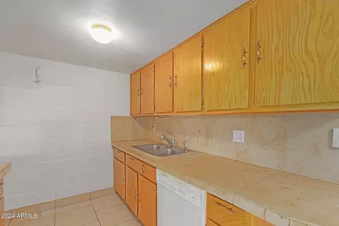 3407 W Echo Ln, Phoenix, AZ 85051 photo 11