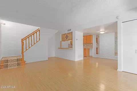 3407 W Echo Ln, Phoenix, AZ 85051 photo 7