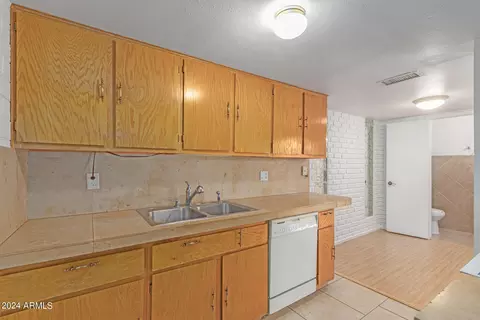 3407 W Echo Ln, Phoenix, AZ 85051 photo 15