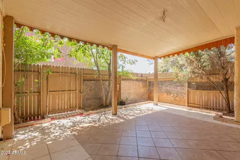 3407 W Echo Ln, Phoenix, AZ 85051 photo 3
