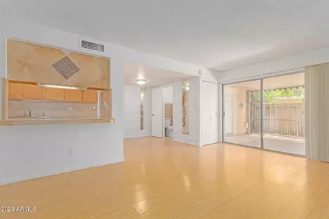 3407 W Echo Ln, Phoenix, AZ 85051 photo 6