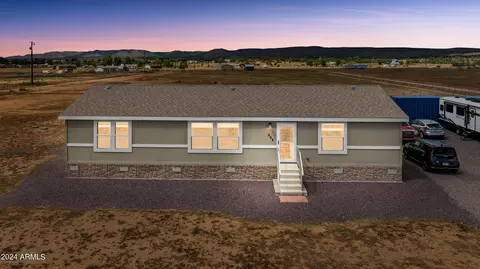 654 W Cisco Rd, Paulden, AZ 86334