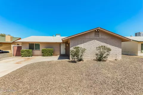 6033 N 72nd Ln, Glendale, AZ 85303
