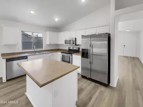 3319 E Woodside Way, Gilbert, AZ 85297 photo 2