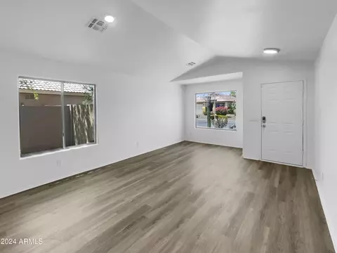 3319 E Woodside Way, Gilbert, AZ 85297 photo 4