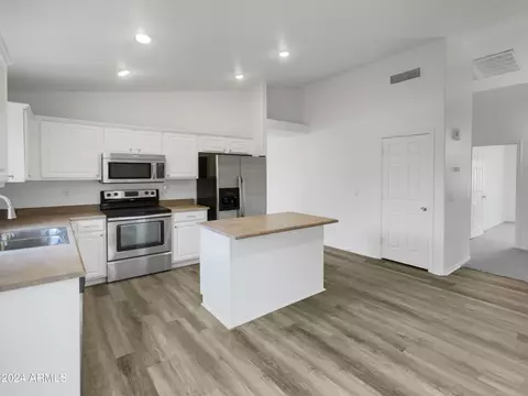 3319 E Woodside Way, Gilbert, AZ 85297 photo 9