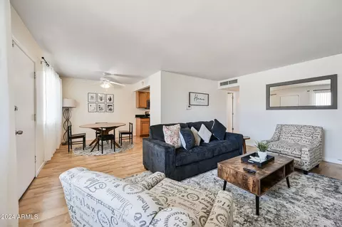 1702 W Tuckey Ln #230, Phoenix, AZ 85015